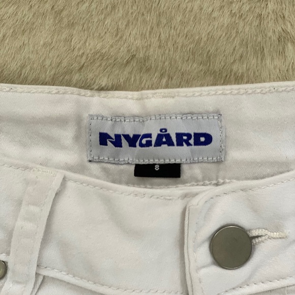 Capris - Picture 2 of 3